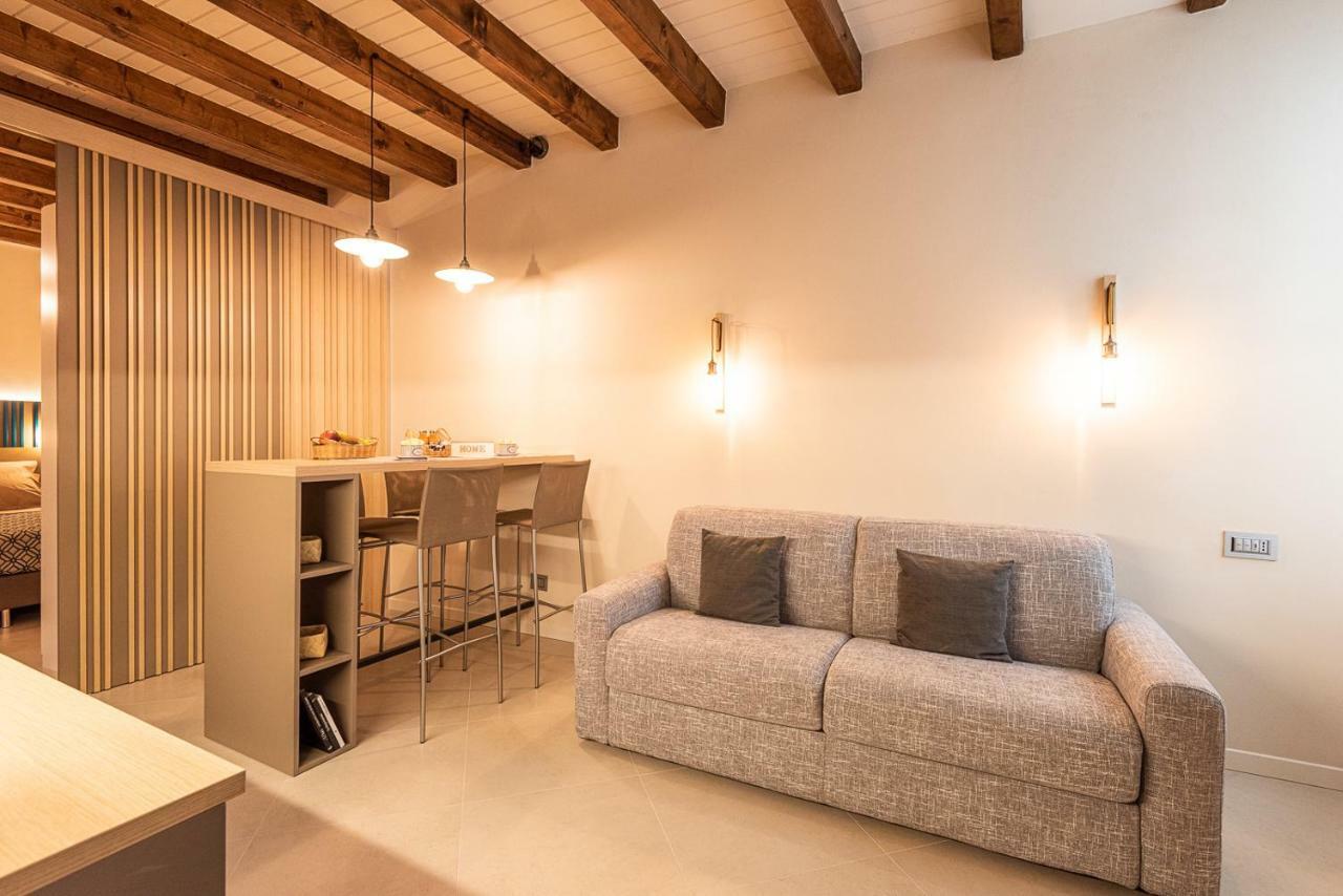 Dreamy Apartment Tre Corone Old Town Cir 017067-Cni-00565 Desenzano del Garda Dış mekan fotoğraf